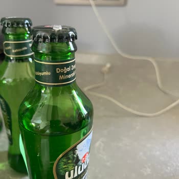 Uludağ İçecek Maden Suyu Boş Ve Yarım Şişe Paketlemiş!