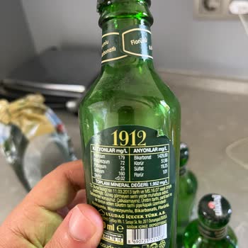 Uludağ İçecek Maden Suyu Boş Ve Yarım Şişe Paketlemiş!