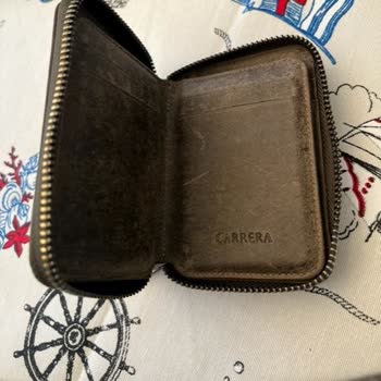 Carrera Cüzdan Fermuar Kapanmıyor Ve Fermuarın Rengi Attı