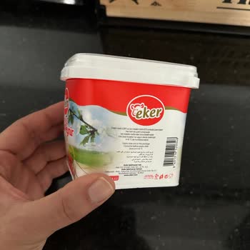 Eker Beyaz Peynir Buzdolabında Şişti