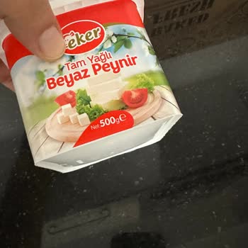 Eker Beyaz Peynir Buzdolabında Şişti