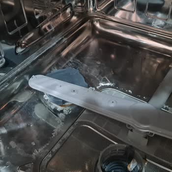 3-4 Senelik Altus AL413C Bulaşık Makinesinde Birden Fazla Problem