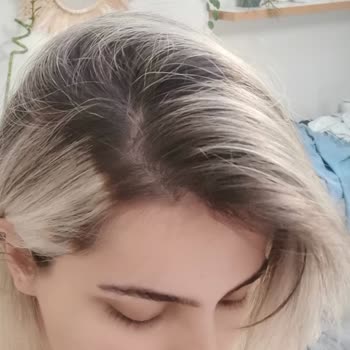 Şanzelize Kuaför (Bandırma) Saçımı Mahvettiler. Saçımda Her Renk Mevcut Sayelerinde