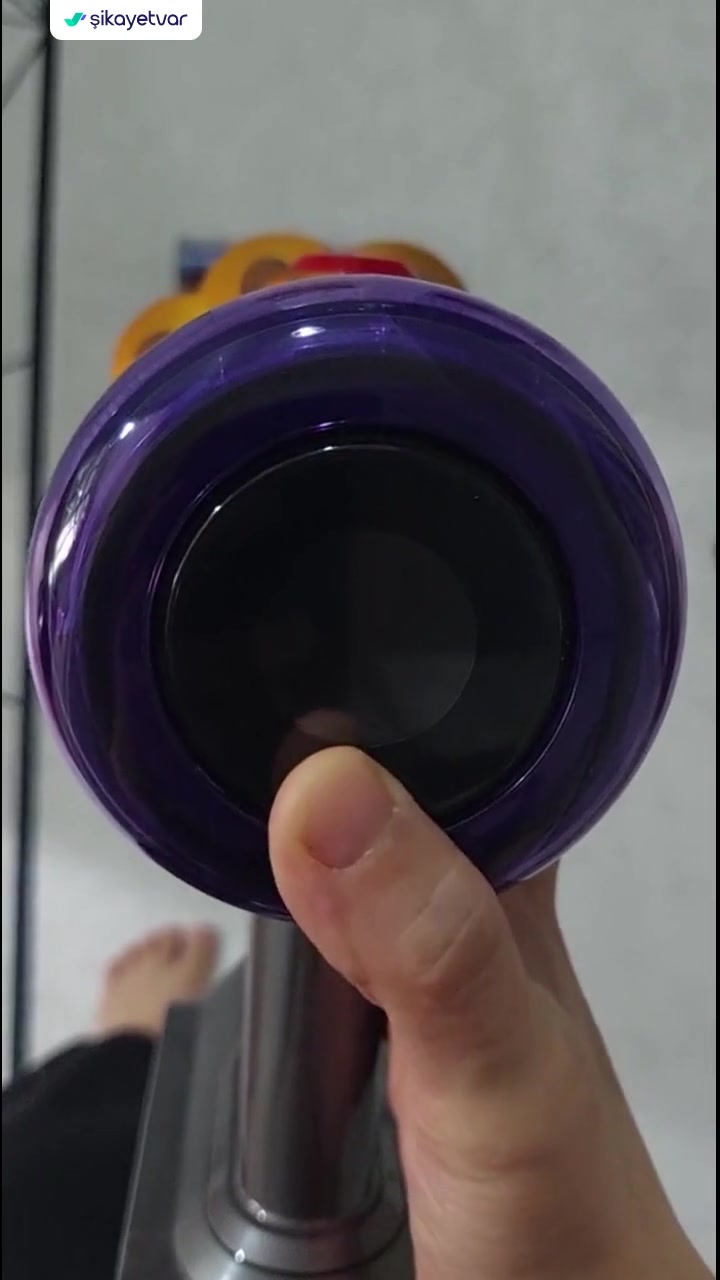 Dyson Süpürge Halıda Duruyor videonun kapak resmi