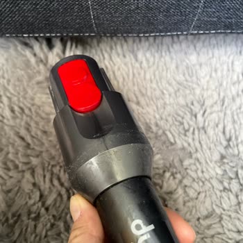 Dyson V12 Borusu Sallanıyor