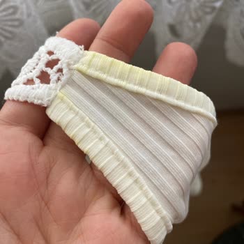 Domestos Pembe Ve Sarı Leke Yapıyor