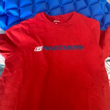 Skechers Ayakkabı Ve T-shirt 3-5 Kez Kullanımda Deforme Oldu