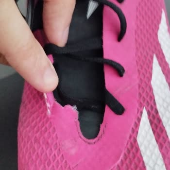 Adidas 2 Aylık Krampon Bağcık Yerinden Koptu!