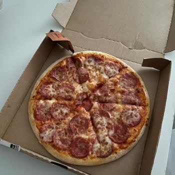 PizzaLazza Sarımsak Sosun Gelmemesi Ve Soğuk Olması