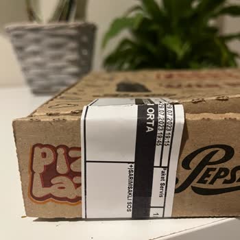 PizzaLazza Sarımsak Sosun Gelmemesi Ve Soğuk Olması