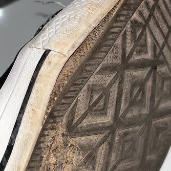 Converse Ayakkabılarımdaki Taban Açılması Ve Dikiş Sökülmesi