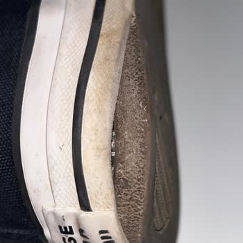 Converse Ayakkabılarımdaki Taban Açılması Ve Dikiş Sökülmesi