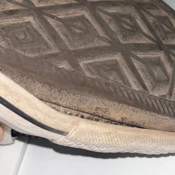 Converse Ayakkabılarımdaki Taban Açılması Ve Dikiş Sökülmesi