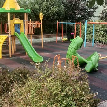 Kağıthane Belediyesi Park Kaydırağının Yerinden Çıkmış Olması