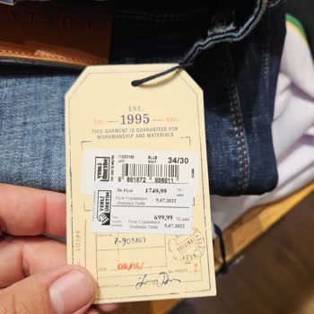 Lufian Ürün Fiyatı Etiketinin Yırtılması