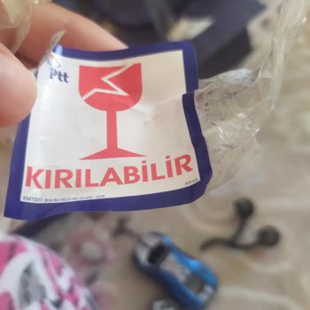 PTT Kargo Ürün Kırıp Getirmiş