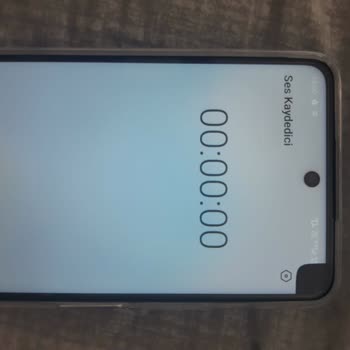 Tecno Camon 19 Neo Durum Çubuğunun Üstüne Karartı Var