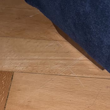 Kelebek Mobilya Montaj Sırasında Eve Verilen Hasar