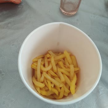 Popeyes Korupark Şube Eksik Ürün Gönderdi ve Marullar Ölmüş Simsiyah