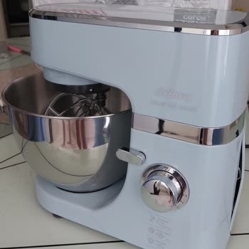 Arzum Hamur Yoğurma Makinesinin Durduğu Yerde Gövdesi Çatladı