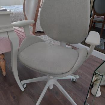 IKEA Çalışma Sandalyesi Rahatsız Oturumu