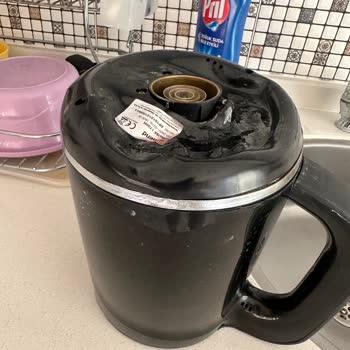 Homend Konuşan Çaycı Patladı.