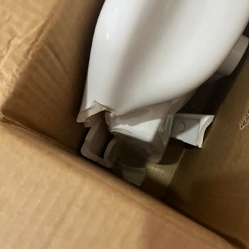 Koçtaş Banyo Dolabı Kırık Geldi