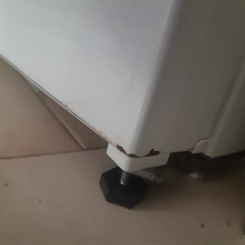 Bosch Buzdolabı Durduk Yere Paslandı