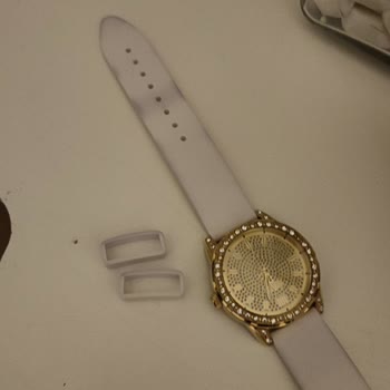 Bsl Markasından Aldığım Pantolonun Rengi Beni Maddi Zarara Uğrattı