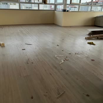 Eleman Yönlendir Kesinlikle Memnun Değilim
