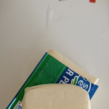 BİM Den Sek Kaşar Peyniri Aldım İçinden Su Aktı