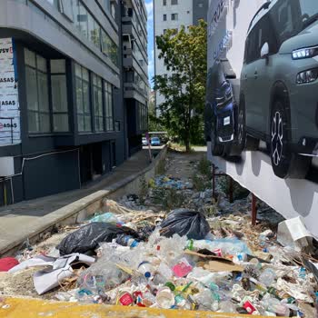 Kadıköy Belediyesi Boş Arsalardaki Çöp Yığını