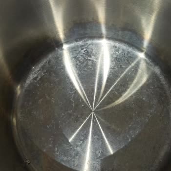 Fissler Vitaquick Tabanında Kötü Lekelenmeler Ve Gökkuşağı İzleri