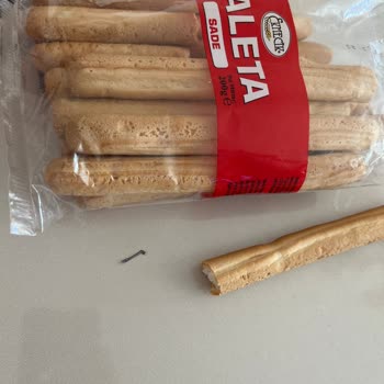 BİM Ekmecik Marka Galetadan Çıkan Demir Parçası