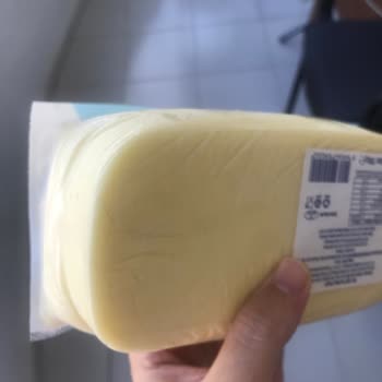 Kaşar Peynirinden Kıl Çıktı
