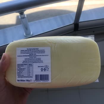 Kaşar Peynirinden Kıl Çıktı