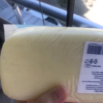 Kaşar Peynirinden Kıl Çıktı