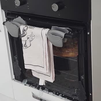 Kumtel Fırının Camı Patladı