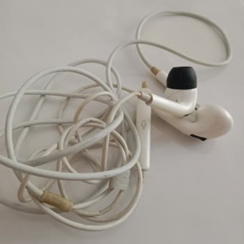 BİM'den Alınan Kulaklık Kirliydi