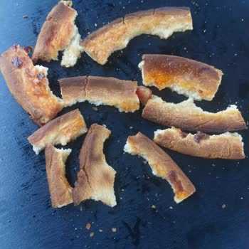 Tophane Çay Bahçesi Yanık Pizzayı Değiştirmediler