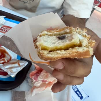 Burger King Tavuklu Menünün İçinde Çıkan Kurt