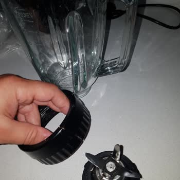 Yui SF717 2 İn 1 Cam Hazneli 6 Bıçaklı Vakumlu Blender Seti