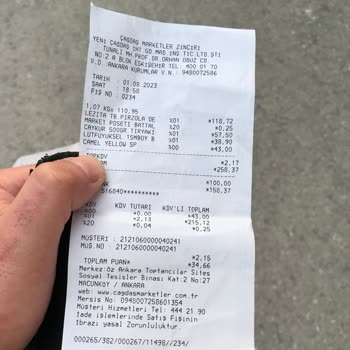 Lezita Tarihi Geçmiş Ürünün Üzerine 2 Adet Etiket Yapıştırılarak Ürün Satmak