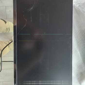 Hepsiburada'dan Alınmış Kusurlu Samsung Ekran Kimse Sorumluluk Almıyor