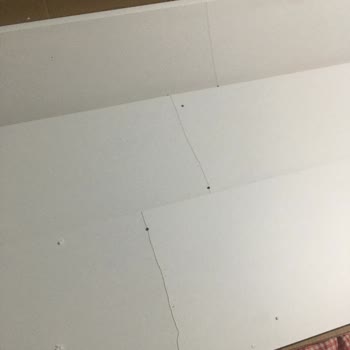 A101 İnternet Sitesinden Sipariş Ettiğim Dolabın Parçaları Kırık Geldi