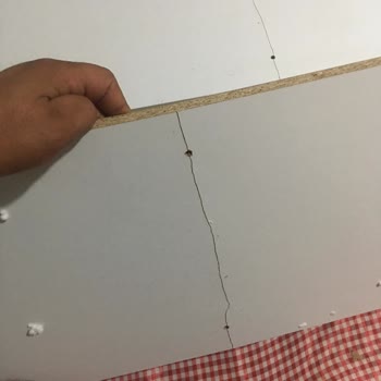 A101 İnternet Sitesinden Sipariş Ettiğim Dolabın Parçaları Kırık Geldi