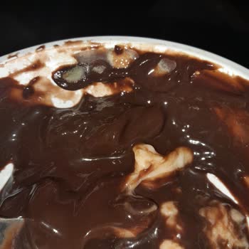 Şok Marketler Küflü Tatli Ve Fazla Para Alindi