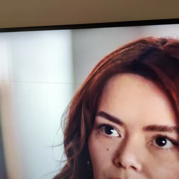 My 55-inch Philips PUS 8007 Ambilight TV Has a Horizontal Line Across the Screen