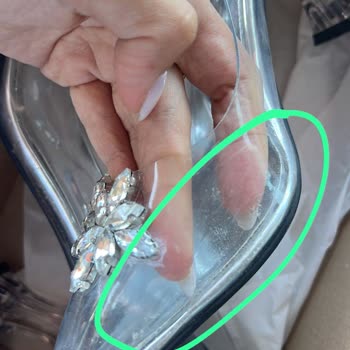 7 Adımda Aşk Kalitesiz Ayakkabı Sattılar