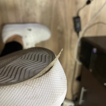 Lacoste Ayakkabı Üretim Hatası Mağduriyeti